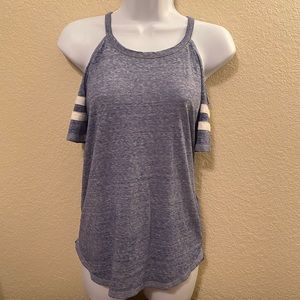 ☺️Super Cute Off the Shoulder Top☺️